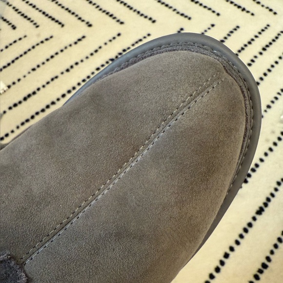 Ugg Scuff Slippers Men’s size 11 - Picture 3 of 6